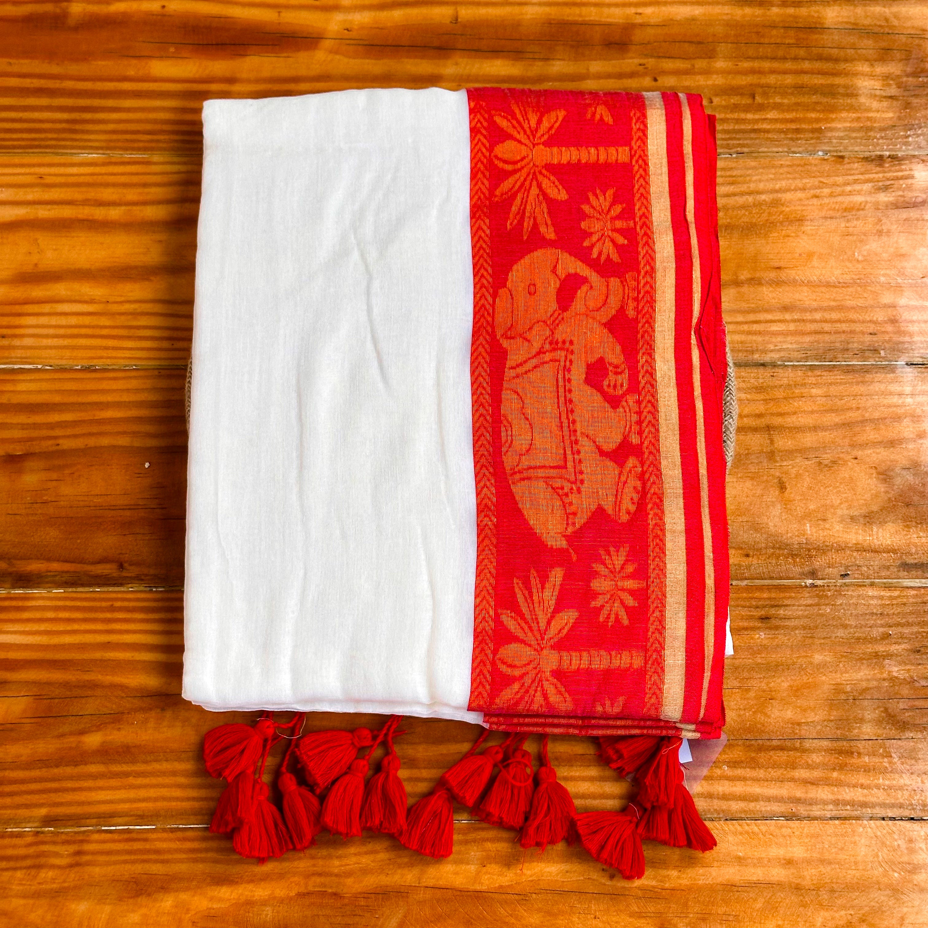 ❤️White Mulcotton Saree with Red Elephant & Floral Zari Pallu & Red Tassel Border❤️
